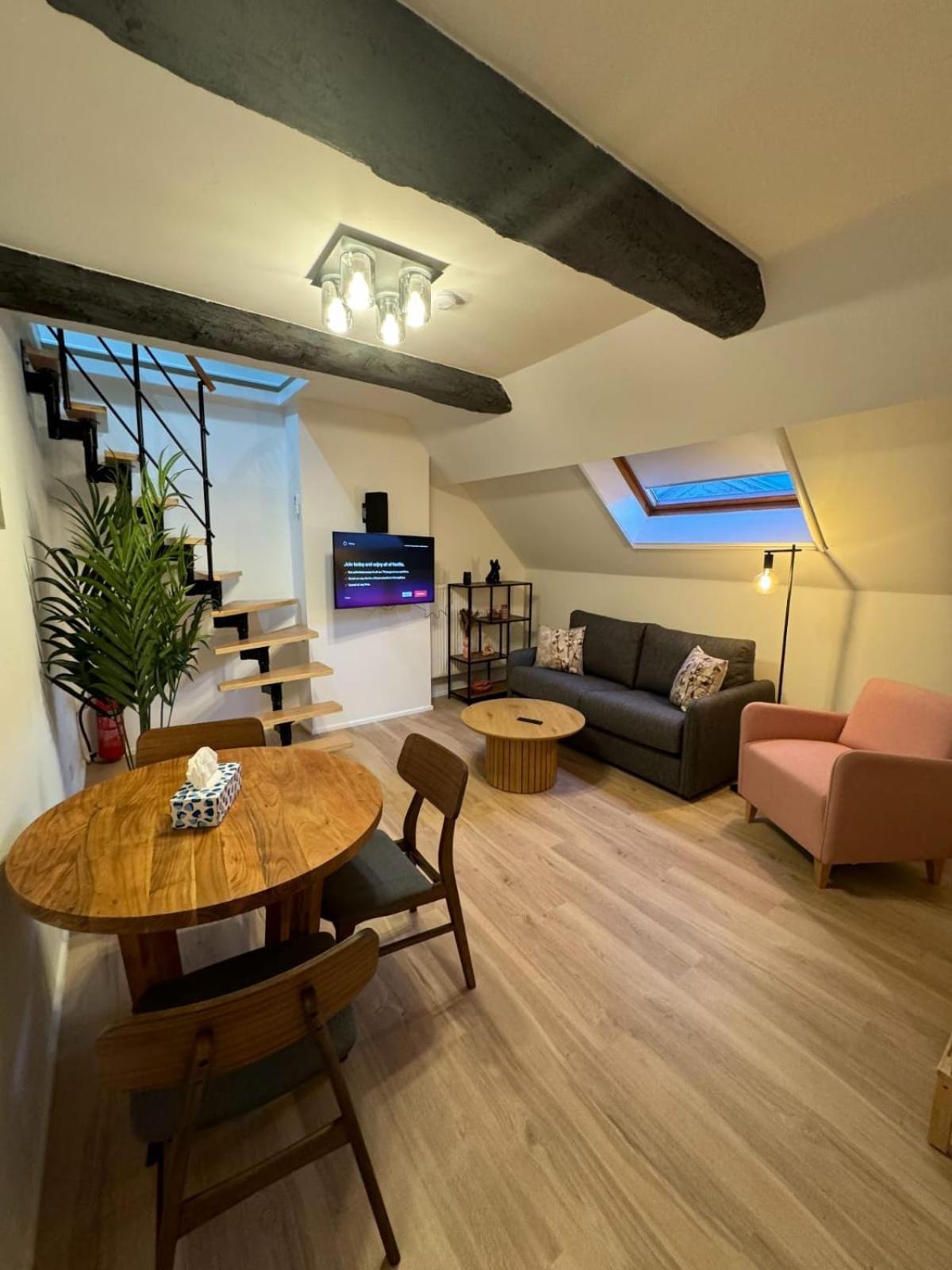Luxury Royal By Rikas Appartement